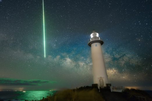 静岡県、下田市爪木崎で灯台と天の川を撮影してきた!夜空を照らす大火球が写り込む記念すべき撮影日になりました!